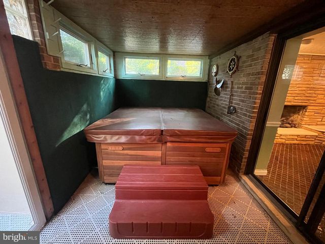 3203 RIVERVIEW DR, Triangle, VA 22172