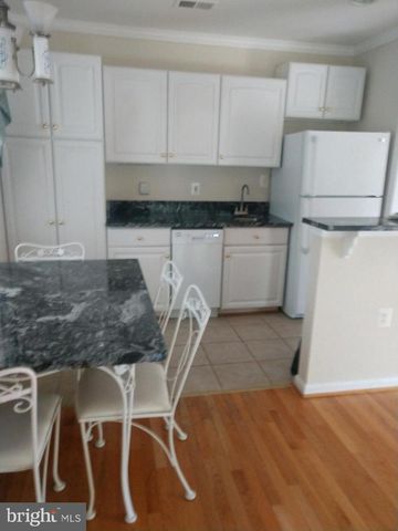 3203 RIVERVIEW DR, Triangle, VA 22172