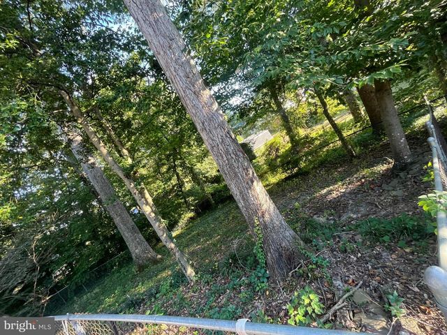 3203 RIVERVIEW DR, Triangle, VA 22172