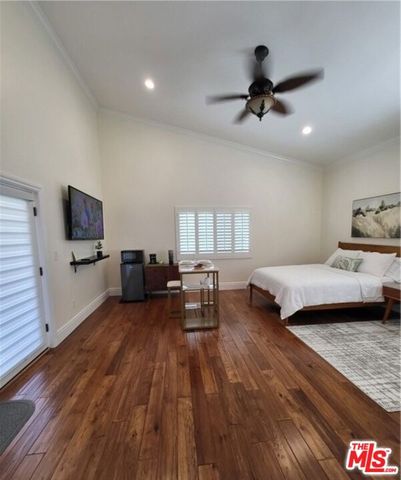 4956 Doman Avenue, Tarzana (los Angeles), CA 91356