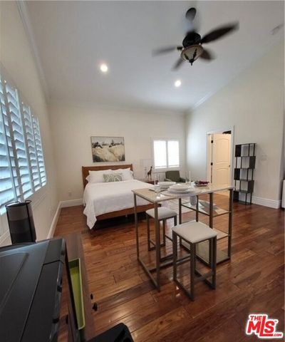 4956 Doman Avenue, Tarzana (los Angeles), CA 91356
