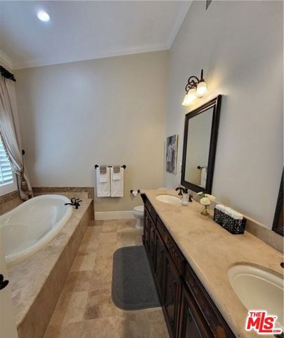 4956 Doman Avenue, Tarzana (los Angeles), CA 91356