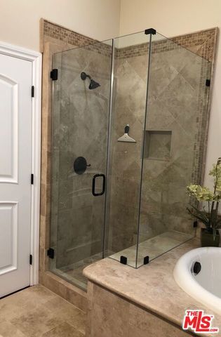4956 Doman Avenue, Tarzana (los Angeles), CA 91356