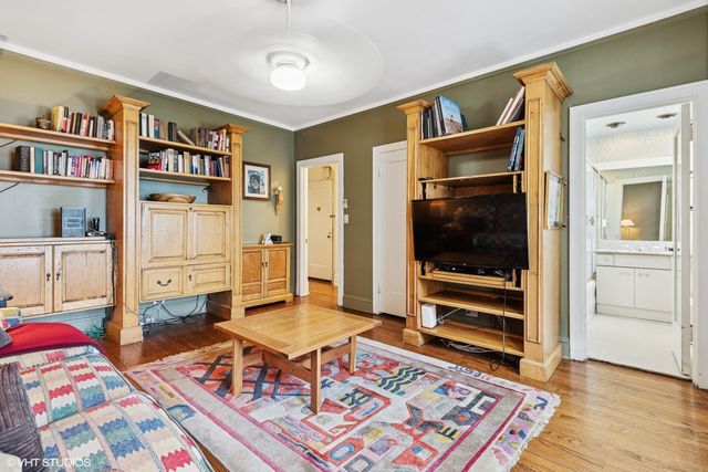 5000 S East End Avenue 23A, Chicago, IL 60615