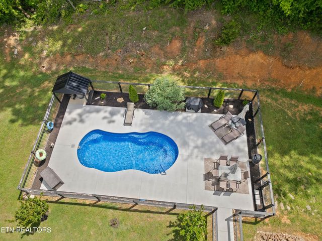 1913 E Union Valley Rd, Seymour, TN 37865