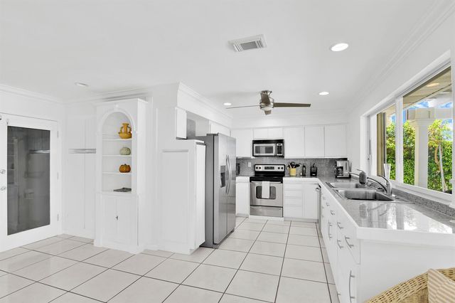 3211 Karen Drive, Delray Beach, FL 33483