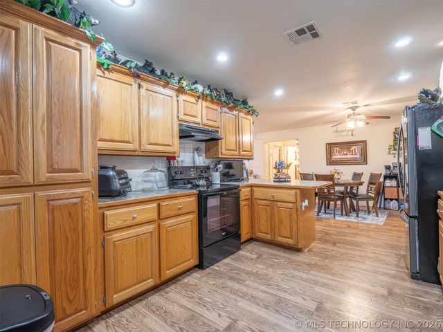 408 S 10th, Hartshorne, OK 74547