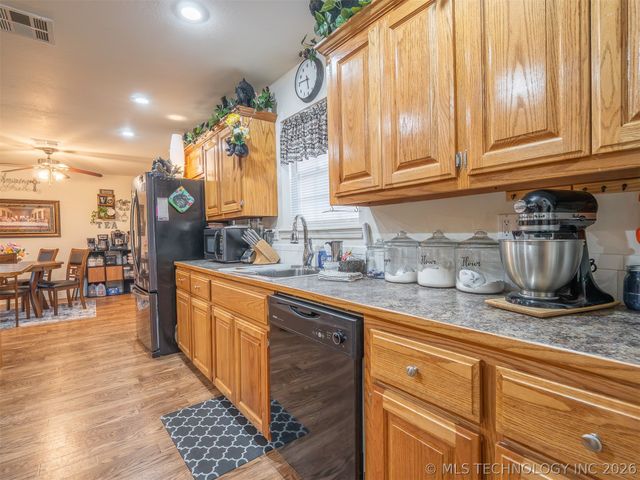 408 S 10th, Hartshorne, OK 74547