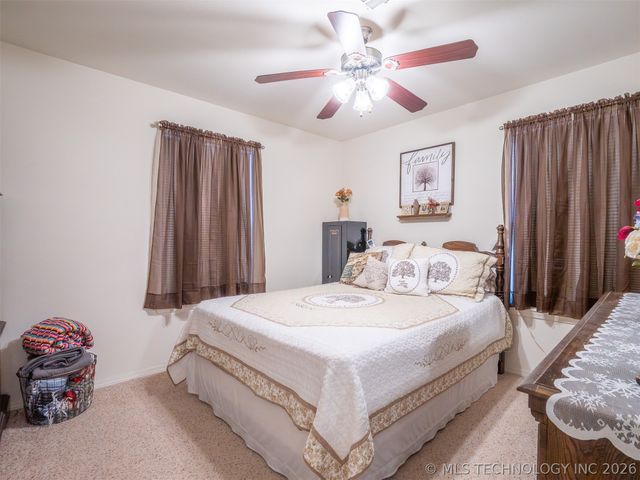 408 S 10th, Hartshorne, OK 74547