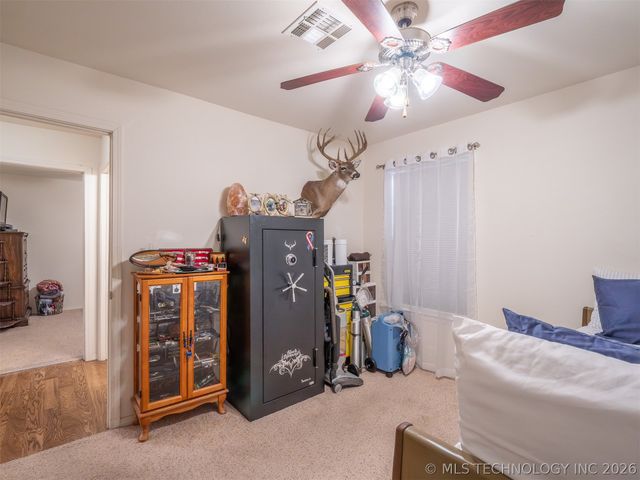 408 S 10th, Hartshorne, OK 74547