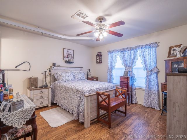 408 S 10th, Hartshorne, OK 74547