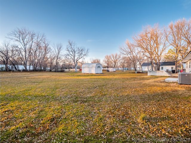 408 S 10th, Hartshorne, OK 74547