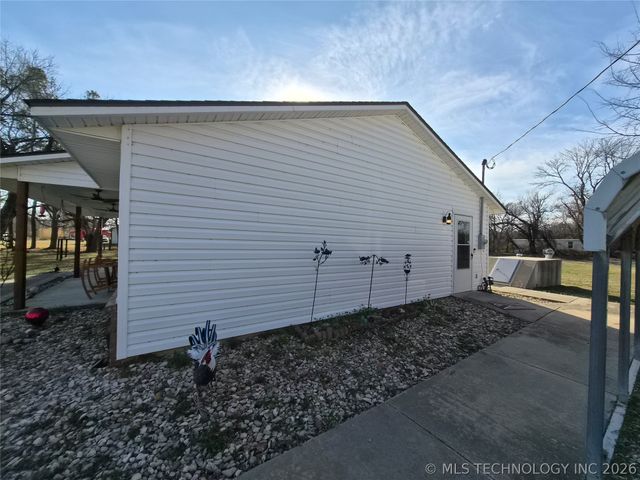 408 S 10th, Hartshorne, OK 74547