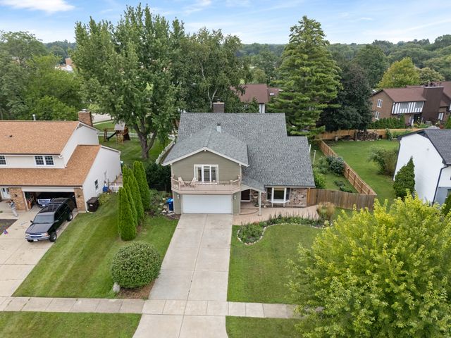 669 Tamarisk Terrace, Crystal Lake, IL 60014