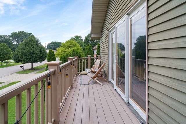 669 Tamarisk Terrace, Crystal Lake, IL 60014