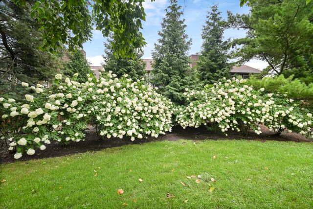 669 Tamarisk Terrace, Crystal Lake, IL 60014