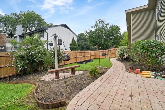 669 Tamarisk Terrace, Crystal Lake, IL 60014