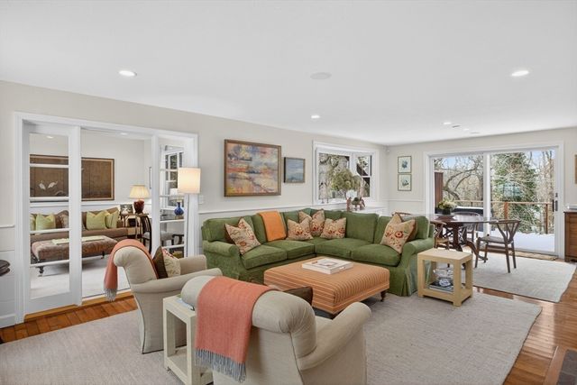 10 Grouse Street, Falmouth, MA 02540