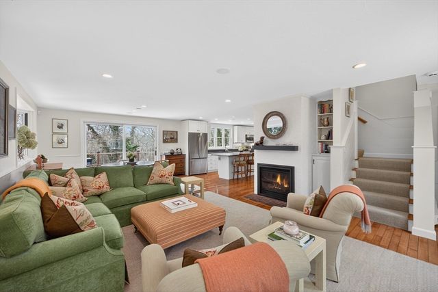 10 Grouse Street, Falmouth, MA 02540