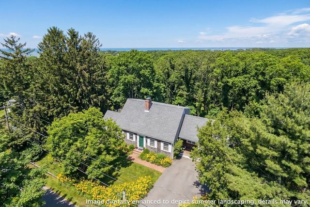 10 Grouse Street, Falmouth, MA 02540