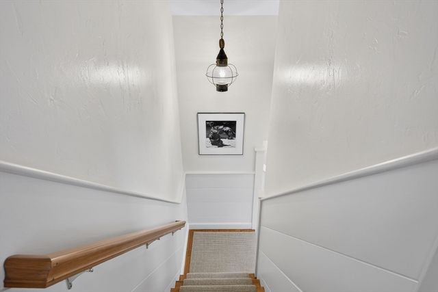 10 Grouse Street, Falmouth, MA 02540