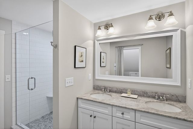 10 Grouse Street, Falmouth, MA 02540