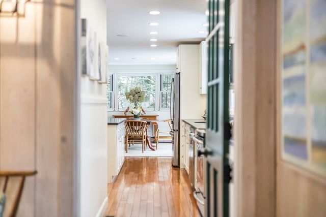 10 Grouse Street, Falmouth, MA 02540