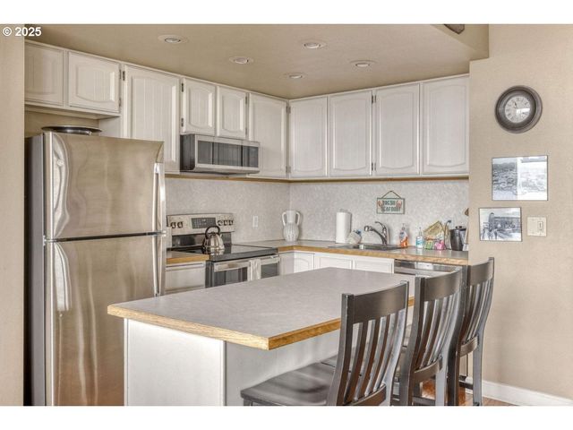 475 S PROM 518, Seaside, OR 97138