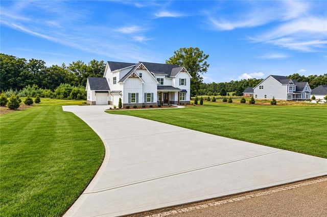 137 Twin Oaks Drive, Hampton, GA 30228