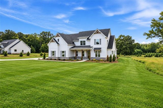 137 Twin Oaks Drive, Hampton, GA 30228