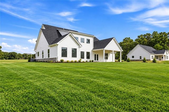 137 Twin Oaks Drive, Hampton, GA 30228