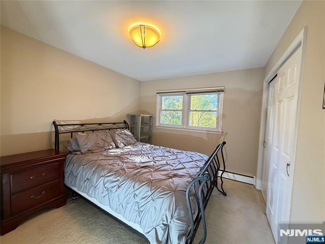 8 E Hillside Court, Morris Plains Borough, NJ 07950