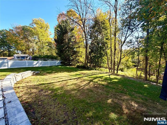 8 E Hillside Court, Morris Plains Borough, NJ 07950