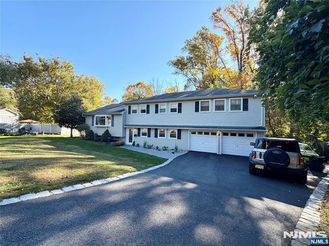 8 E Hillside Court, Morris Plains Borough, NJ 07950