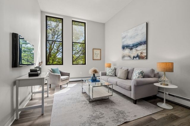 60 Gibson St 304, Boston, MA 02122