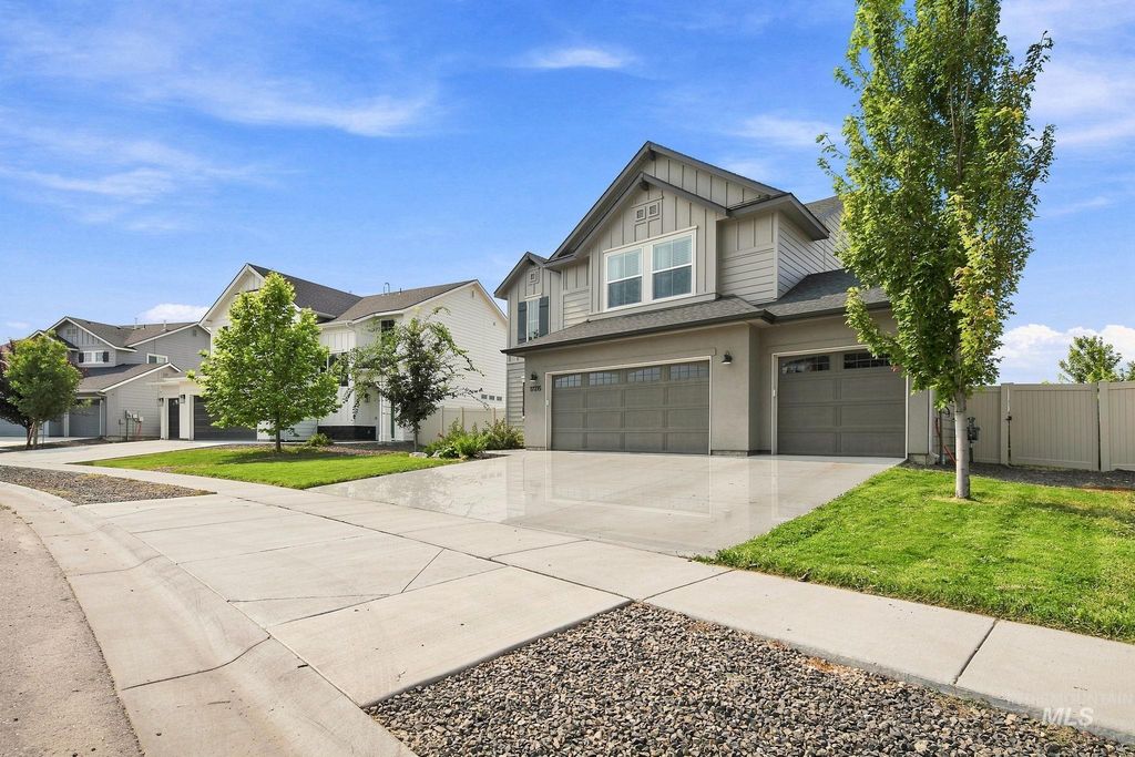 17215 N Wingtip Way, Nampa, ID 83687 photo 2