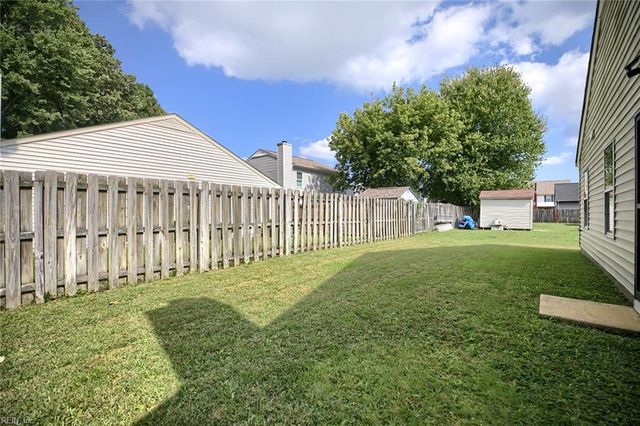 8 Poseidon PL, Hampton, VA 23666
