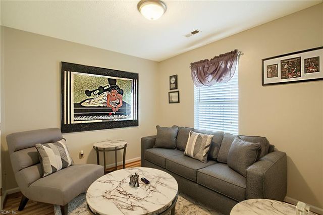 8 Poseidon PL, Hampton, VA 23666