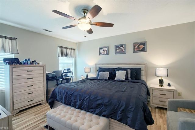 8 Poseidon PL, Hampton, VA 23666