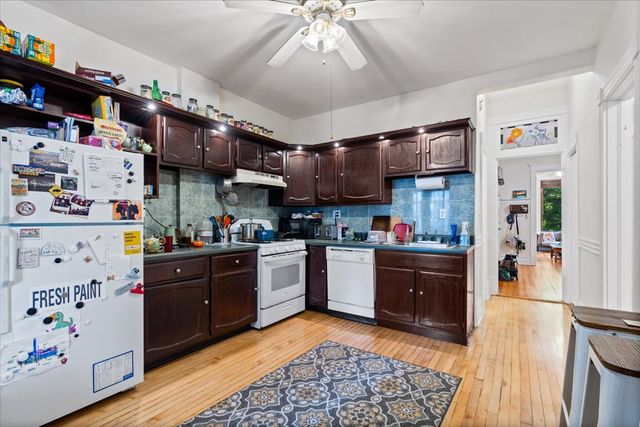 843 W Roscoe Street, Chicago, IL 60657