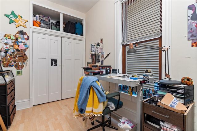 843 W Roscoe Street, Chicago, IL 60657