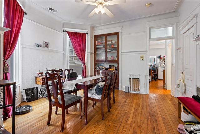 843 W Roscoe Street, Chicago, IL 60657