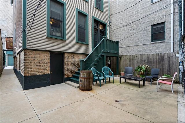 843 W Roscoe Street, Chicago, IL 60657