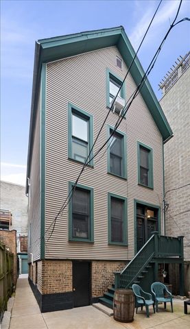 843 W Roscoe Street, Chicago, IL 60657