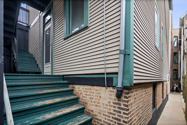 843 W Roscoe Street, Chicago, IL 60657