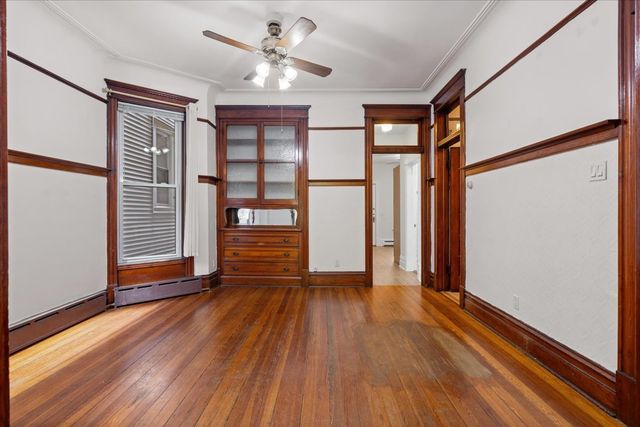 843 W Roscoe Street, Chicago, IL 60657