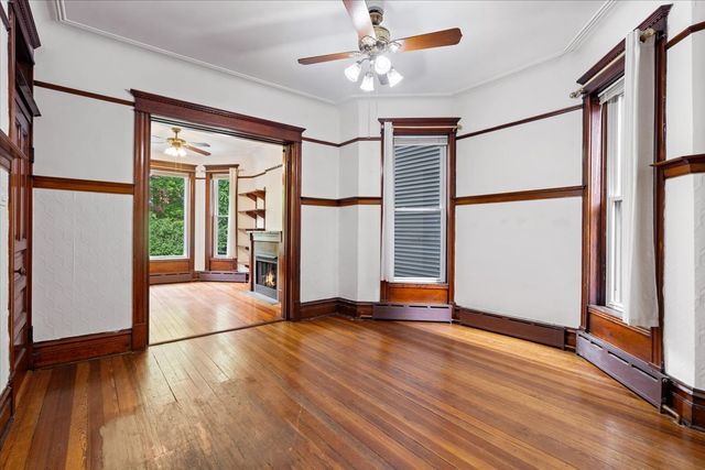 843 W Roscoe Street, Chicago, IL 60657