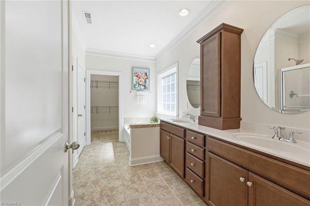 2958 York Place Drive, Walkertown, NC 27051