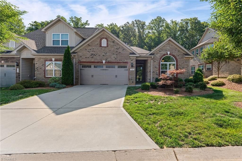 2958 York Place Drive, Walkertown, NC 27051