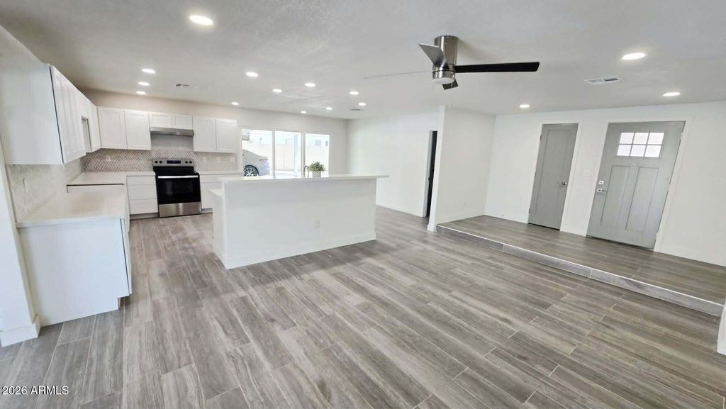 16853 N 39TH Drive, Phoenix, AZ 85053 — photo 4